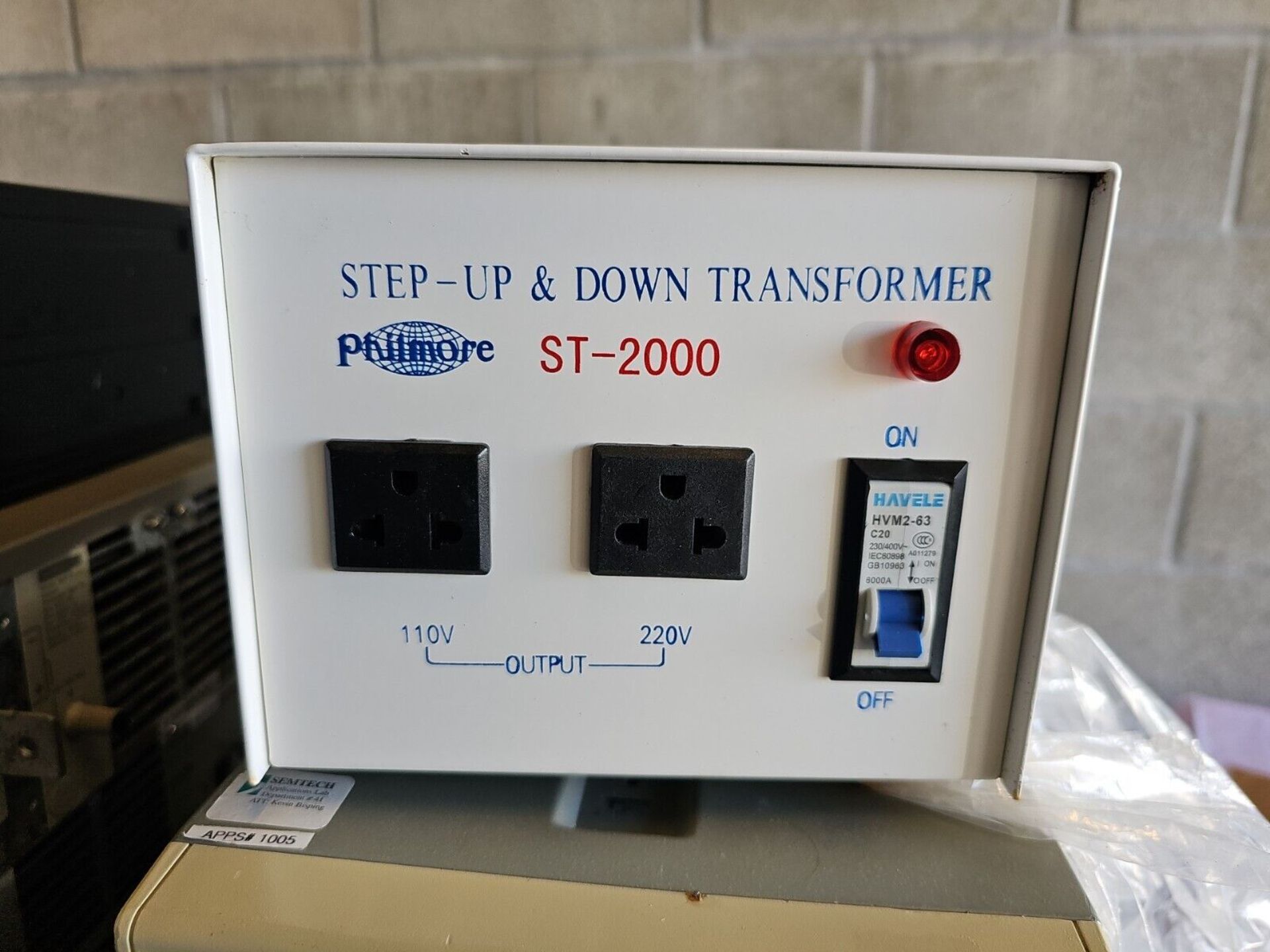 Philmore ST-2000 Step-Up & Step-Down Tranformer