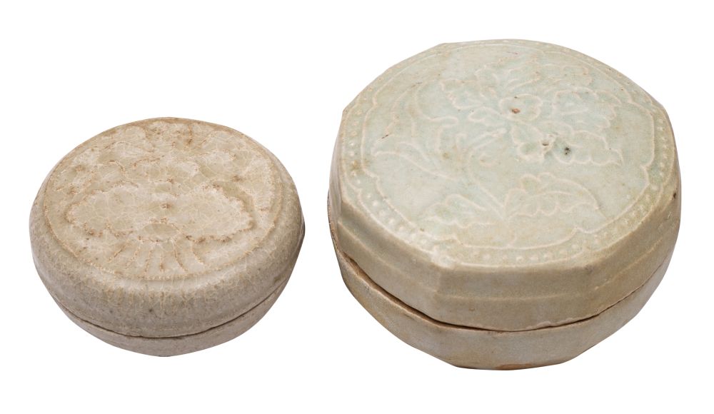 Two Chinese Qingbai boxes and covers, one of rounded octagonal form, the other circular, - Bild 2 aus 2