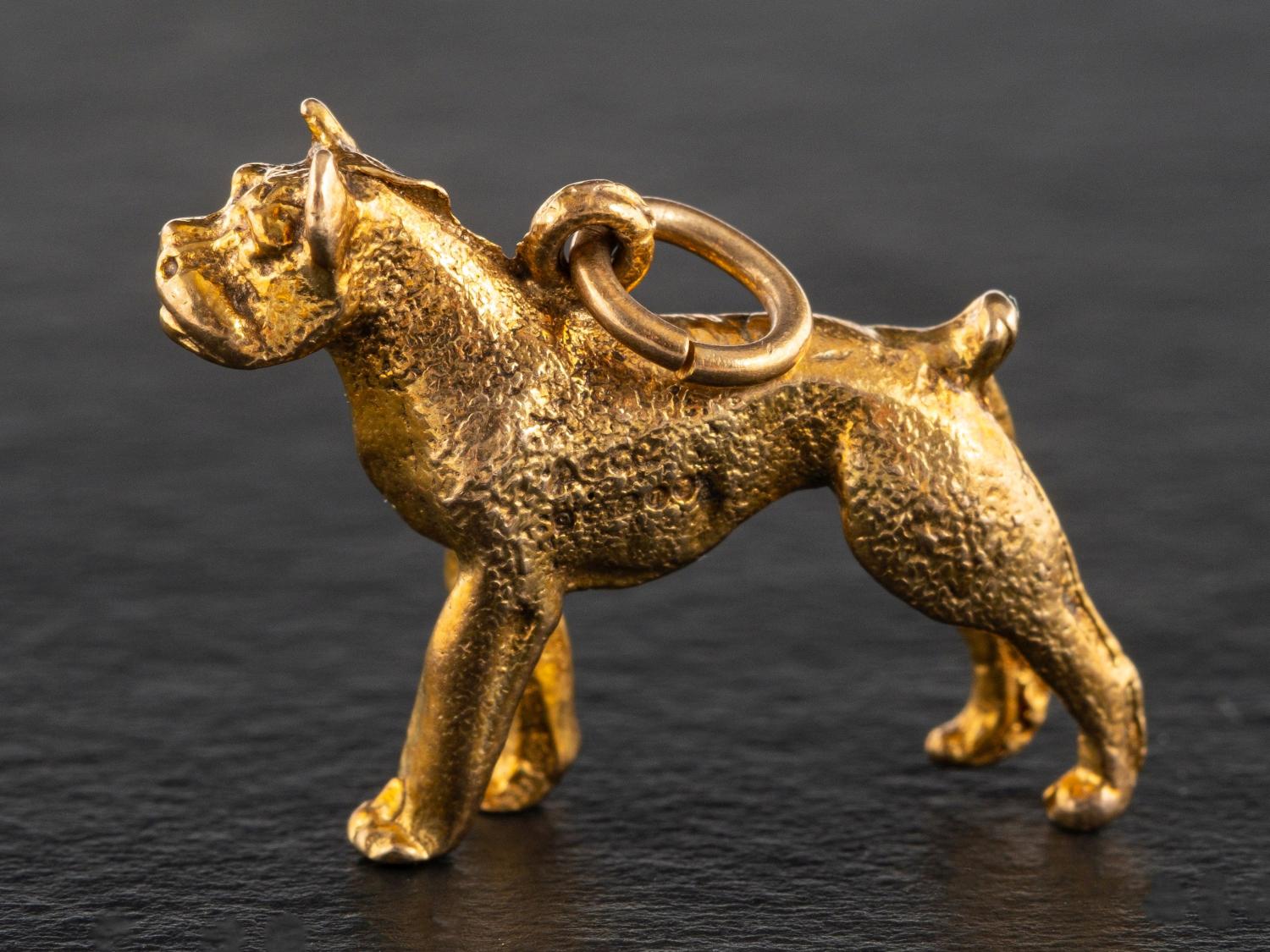 A 9ct gold Bullmastiff charm, with hallmarks for London, 1968, total length ca. 2.