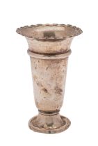 A George V silver vase, maker Synyer & Beddoes, Birmingham,