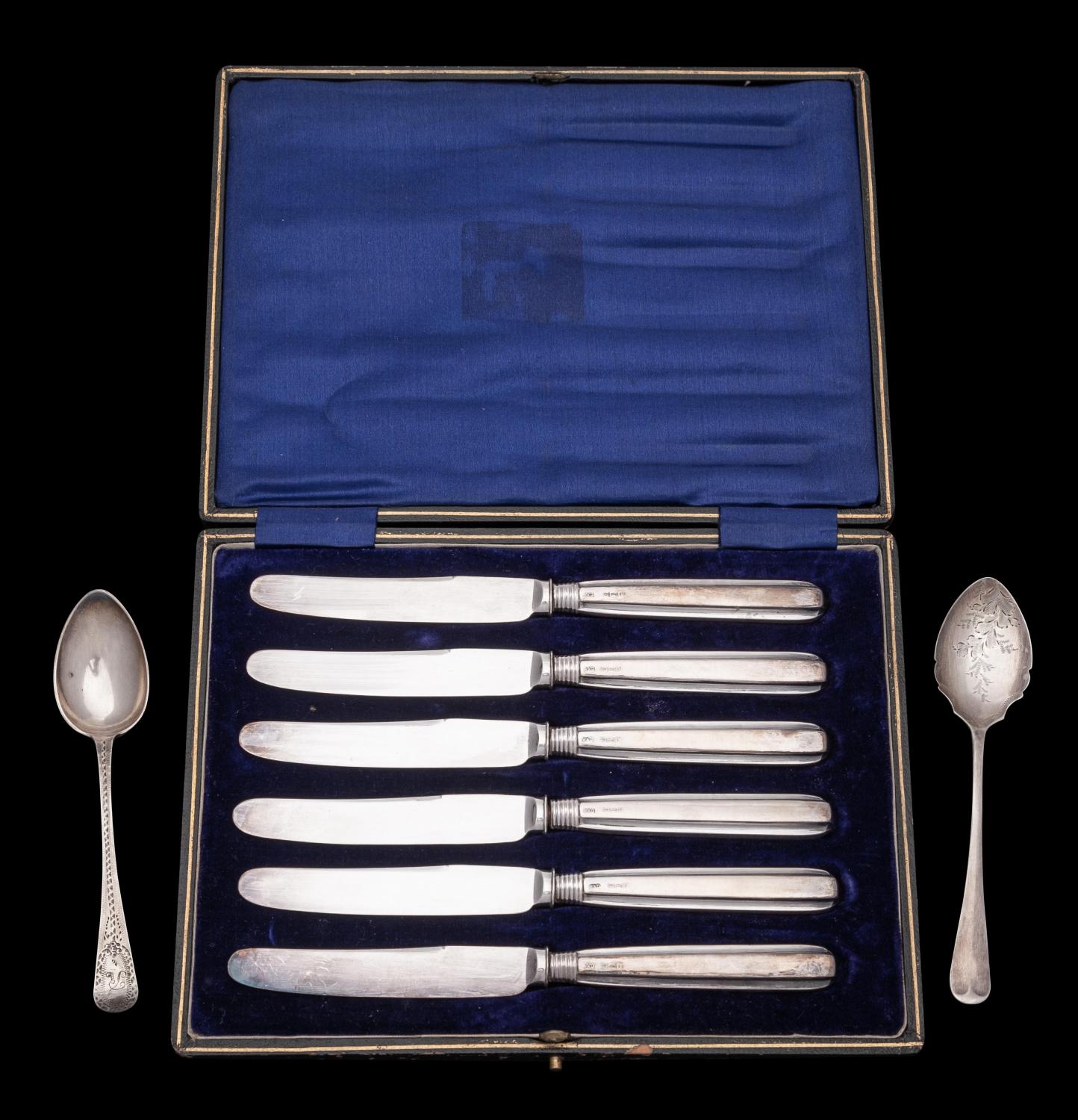 A set of six George V silver handled butter knives, maker Allen & Darwin, Sheffield, - Image 3 of 3