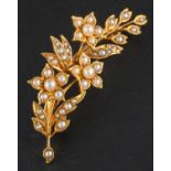 A late Victorian/ Edwardian seed pearl floral spray brooch, length ca. 5cm, total weight ca. 6.4gms.