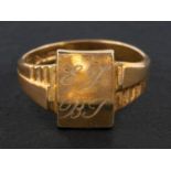 A 9ct gold, rectangular signet ring, engraved with initials 'EJ' and 'BT',