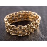 A ''X' link chain ring, with indistinct marks, ring size Y, total weight ca. 4.7gms.