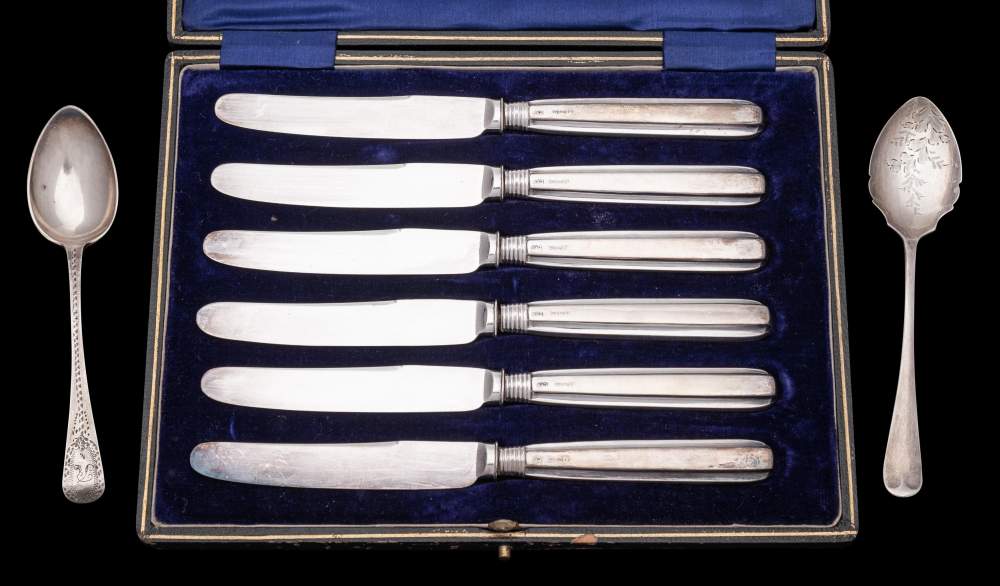 A set of six George V silver handled butter knives, maker Allen & Darwin, Sheffield,