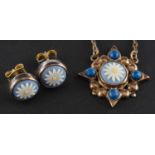 A silver gilt Wedgewood jasperware daisy necklace and pair of ear studs,