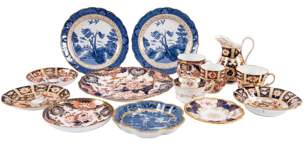 A mixed group of English porcelain, primarily Derby Imari pattern tea wares, - Image 2 of 2