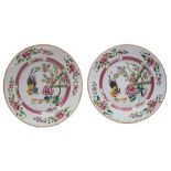 A pair of Samson porcelain plates,