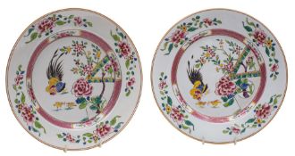 A pair of Samson porcelain plates,