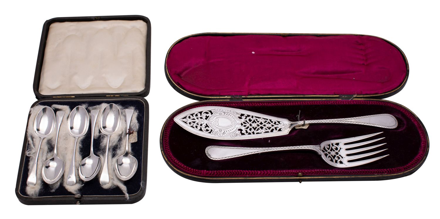 A small quantity of silver flatware to include: cased pair of Edward VII silver fish servers,