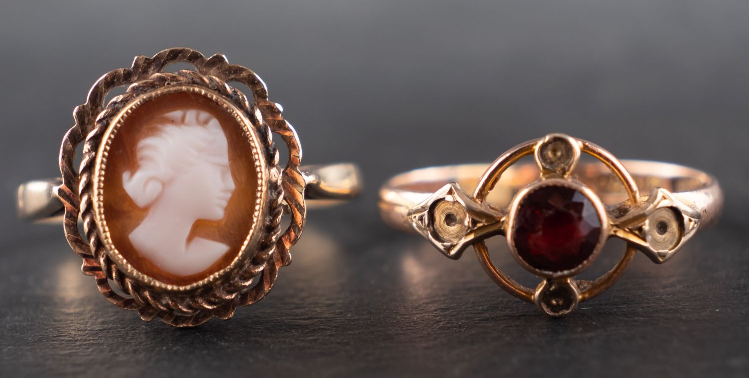 Two 9ct gold rings, including a shell cameo ring,