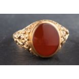 A 9ct gold, carnelian signet ring, length of ring head ca. 1.4cm, ring size R, total weight ca. 4.