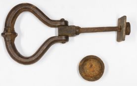 A Georgian iron bow door knocker and anvil: the bow stamped '5', 10.