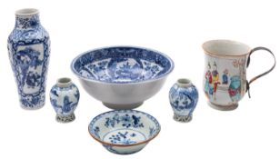 A mixed lot of Chinese porcelain comprising a blue and white toilet bowl with rolled rim, Jiaqing,