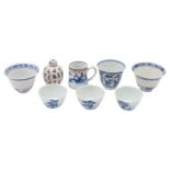 A mixed lot of Chinese porcelain,