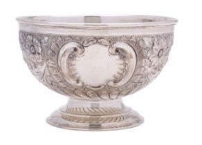 An Edward VII silver rose bowl, maker Fenton Bros Ltd, Sheffield 1902, of circular form,