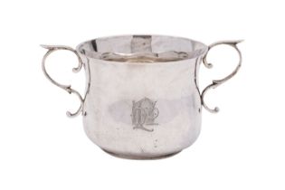 A Victorian silver porringer, Goldsmiths & Silversmiths Co, London 1899, in the 17th century style,