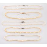 Five graduated, single-row, cultured pearl necklaces, diameter of cultured pearls ca. 5.4-7.4mms; 3.
