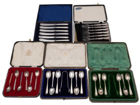A cased set of silver tea spoons and sugar tongs, Sutherland & Roden, Sheffield 1910,