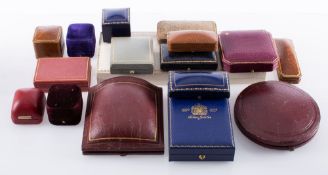 A collection of 17 jewellery boxes, including a Silver Jubilee 1952 - 1977 box, five ring boxes,