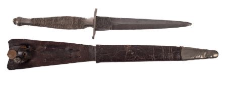 A WWII Fairbairn Sykes Fighting Knife, First Pattern, Type Two, maker Wilkinson Sword, London,