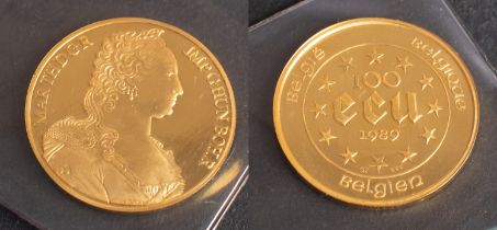 A 'Maria Theresia' 100 ECU Belgian gold coin, dated 1989, diameter ca. 3.