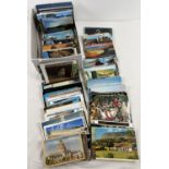 A box of approx. 400 assorted vintage postcards.