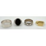 4 men's silver and white metal rings. A silver gilt signet ring with empty cartouche, a band ring