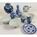A collection of assorted Chinese blue & white ceramics to include tea bowls, lidded ginger jars, tea