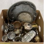 A box of assorted vintage metal ware items to include silver plated, pewter and brass items.