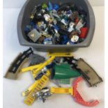 A tub of assorted Lego pieces to include rail track, approx. 1.85kg.