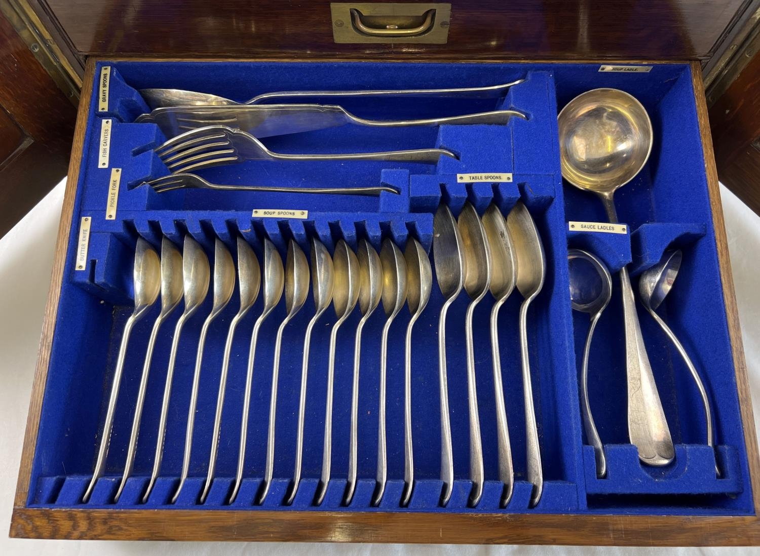 A large wooden cased Walker & Hall, Sheffield canteen of silver plated & bone handled cutlery. Brass - Image 4 of 6