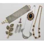 A small collection of vintage diamante jewellery. Comprising 2 x necklaces, bracelet, 2 x