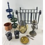 A box of mixed antique, vintage and modern metal ware. To include antique copper pot, wall mountable