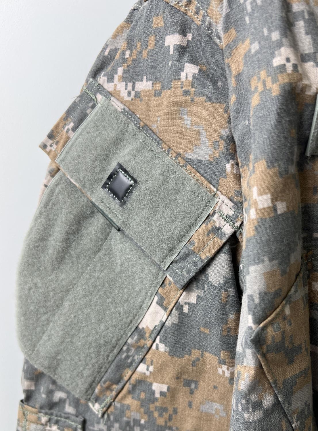 A New with tags US Army combat uniform jacket and trousers in UCP Delta pattern (Universal Combat - Image 2 of 5