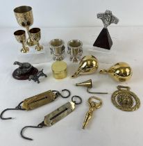 A collection of assorted vintage brass & metal ware items to include Salter scales, Grandfather