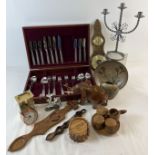 A box of assorted vintage wooden & metal items to include a canteen of Viners cutlery, wooden