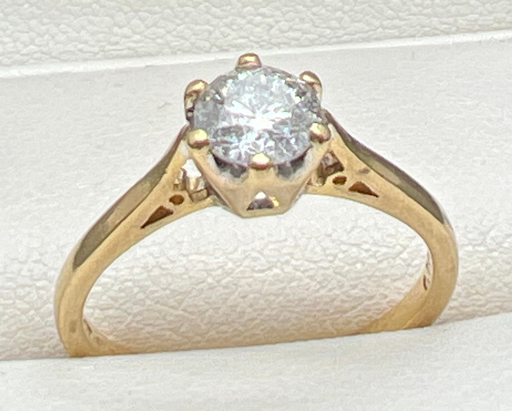 An 18ct gold 0.7ct diamond solitaire ring. Hallmarks and diamond ct to inside of band. Ring size O. - Image 3 of 4