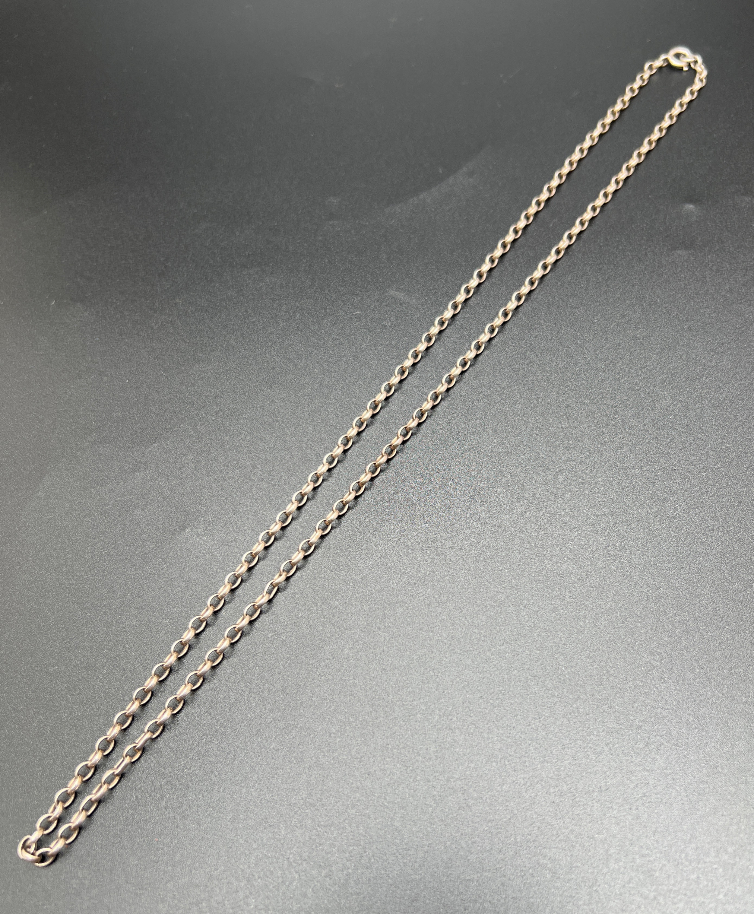 A 22 inch belcher chain necklace with spring ring clasp. Silver marks to clasp and fixings. Total - Image 2 of 2