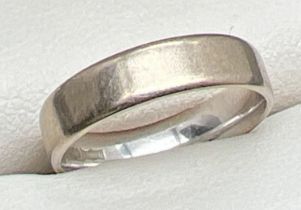 A vintage 9ct gold wedding band, ring size JÂ½. Hallmarks to inside of band. Total weight approx.