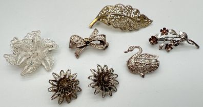 A small collection of 925 silver filigree style jewellery, mostly brooches. To include leaf