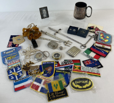 A small collection of vintage misc items. To include cloth badges depicting world countries, a