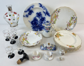 A collection of vintage ceramics and glass ware. To include cake plates by Empire, Arcadia booths