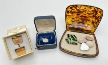 3 pairs of vintage cuff links, to include Art Deco style green and black enameled. Together with a