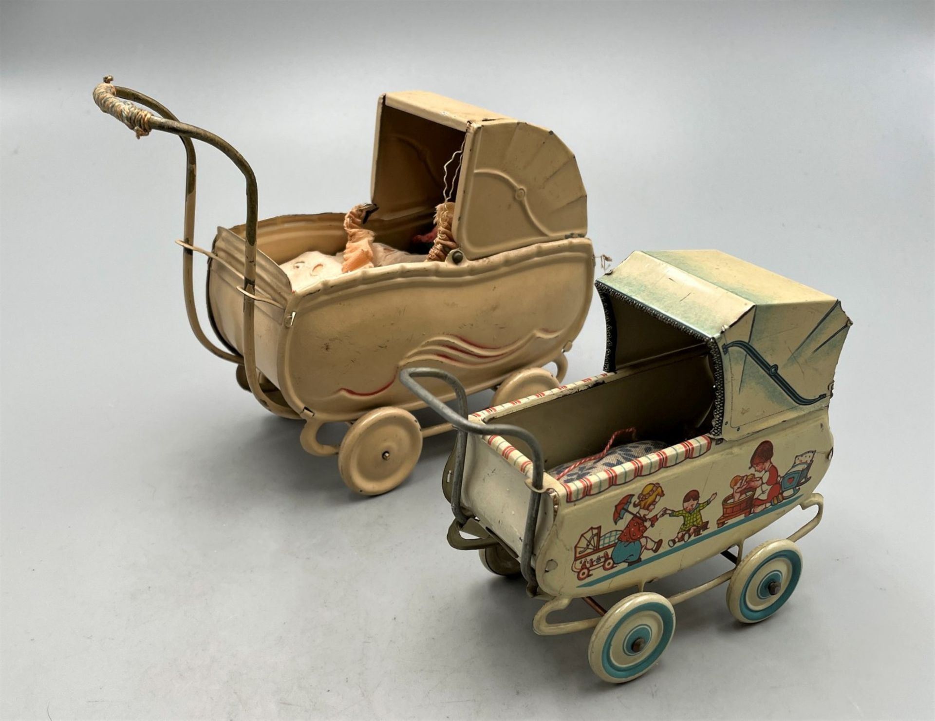 Blech-Puppenwagen