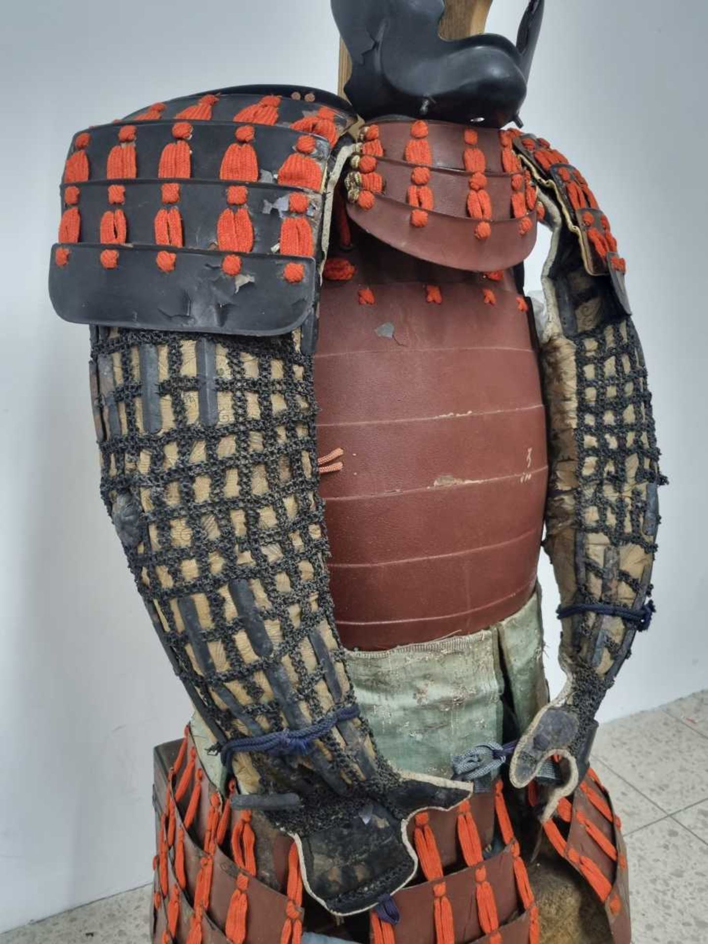 Historische Samurai-Rüstung - Image 10 of 19