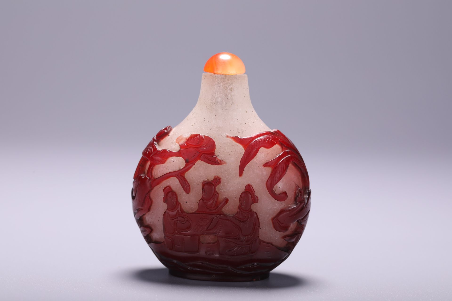 A Chinese glass snuff bottle, H 6,6 cm - Bild 2 aus 3