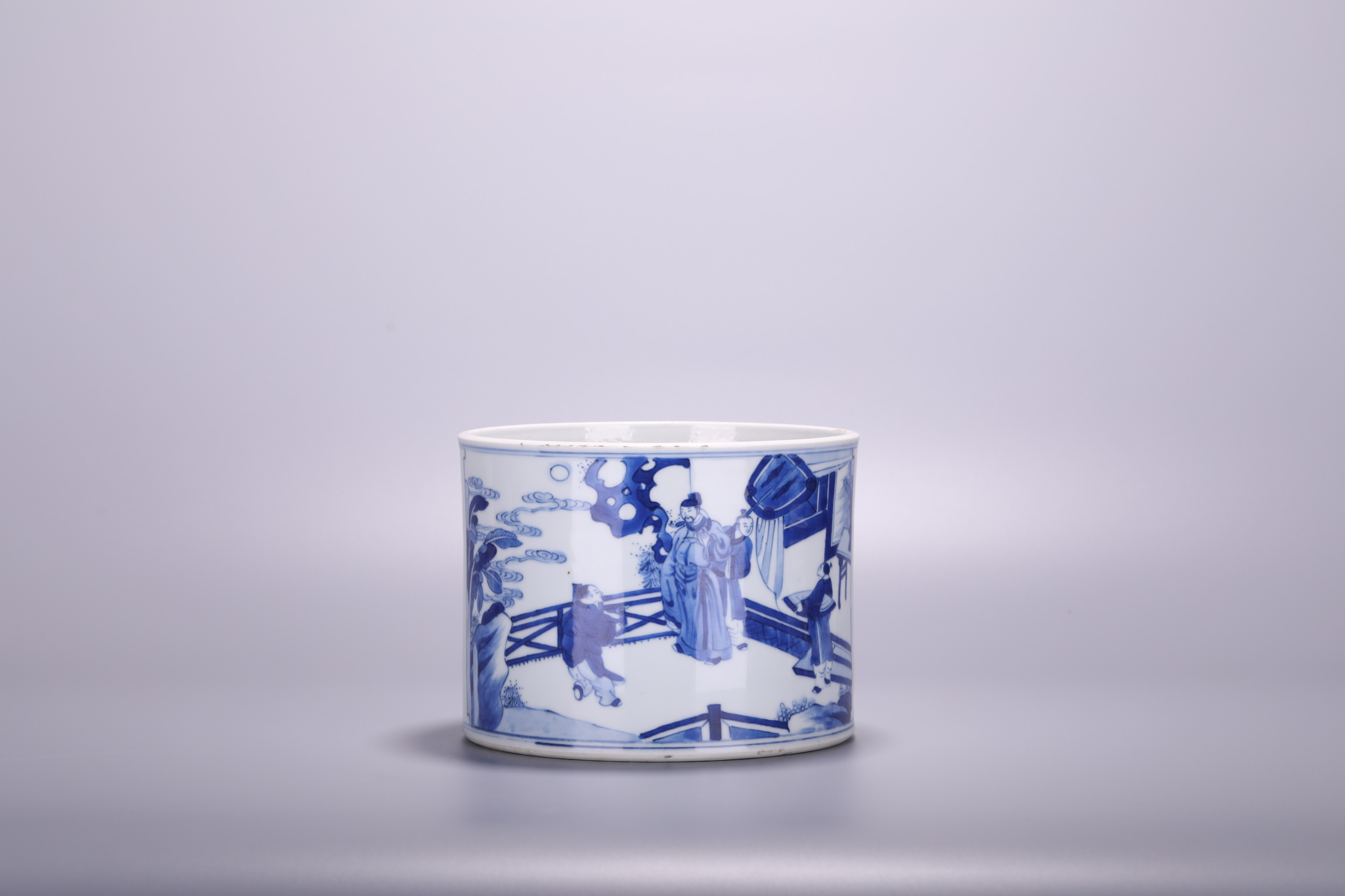 A Chinese blue and white Scholars' brush pot, H 14,5 - Dia 18 cm