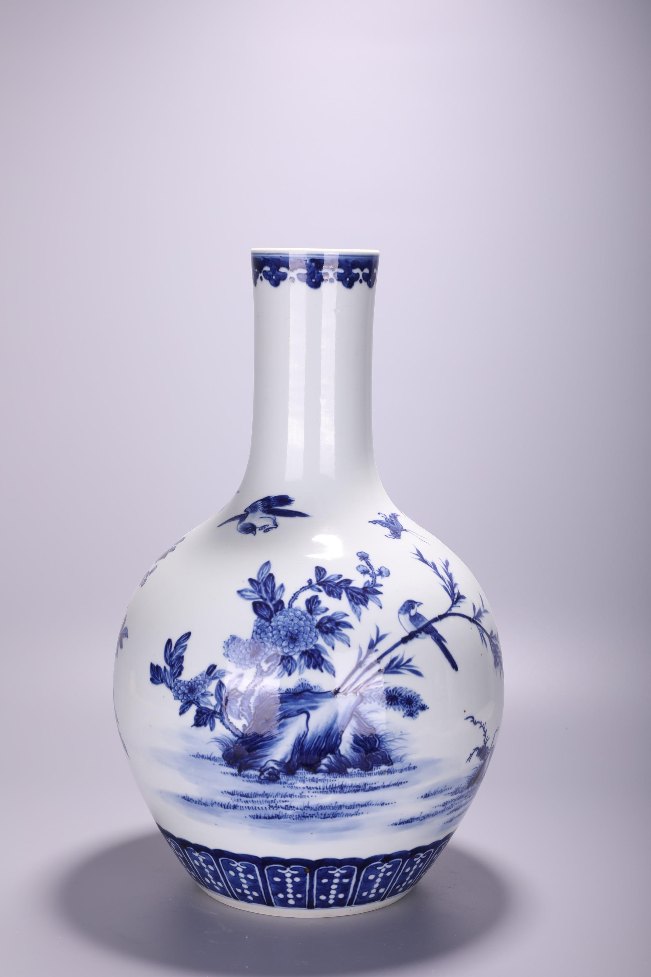 A Chinese blue and white 'Flower garden' tianqiuping bottle vase, H 45 cm - Image 2 of 3