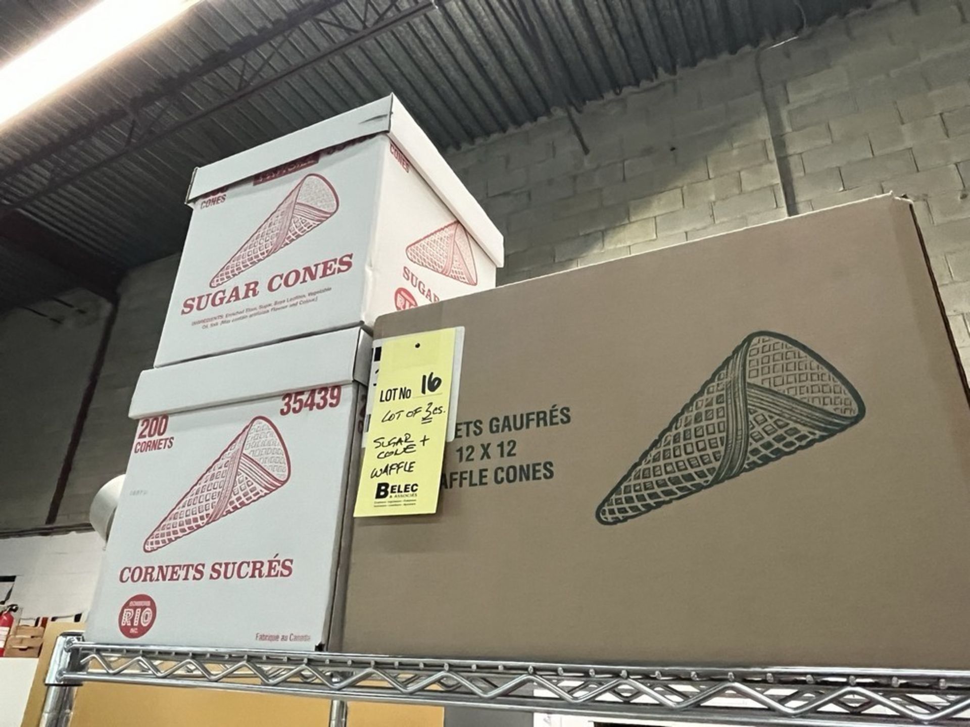 LOT: (3) boites de cornets sucrés & gaufrés